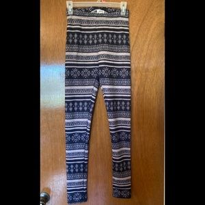 NWOT - Warm leggings geometric pattern